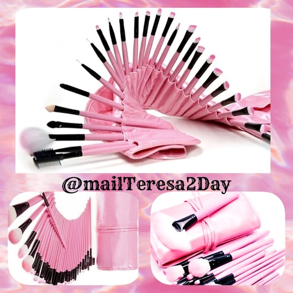 NEW: 32-Piece Set of Prof. Make-up Brushes w/Pouch - Picture 1 of 5